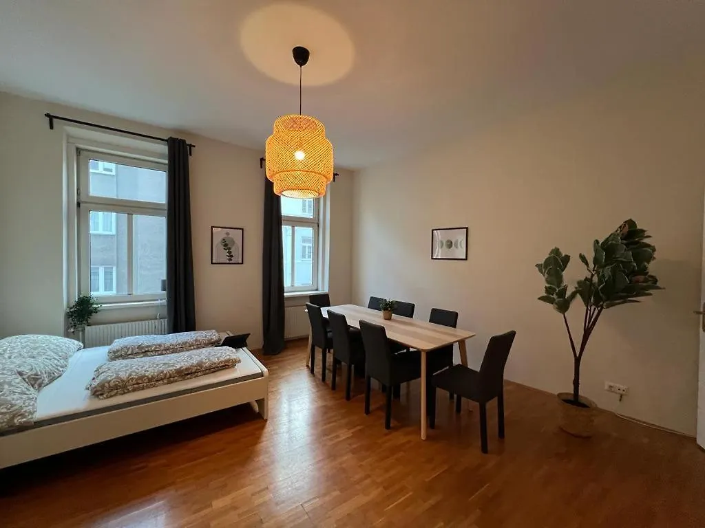 90 M2 Spacious Apartment With Free Parking Wiedeń