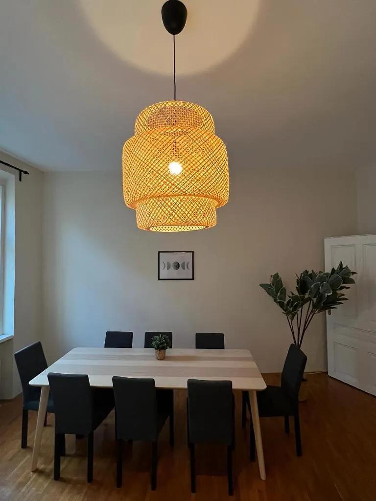 90 M2 Spacious Apartment With Free Parking Wiedeń