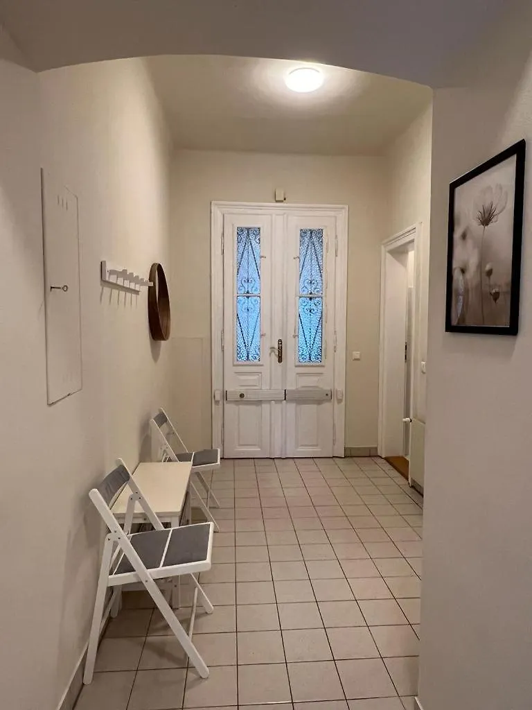 90 M2 Spacious Apartment With Free Parking Wiedeń