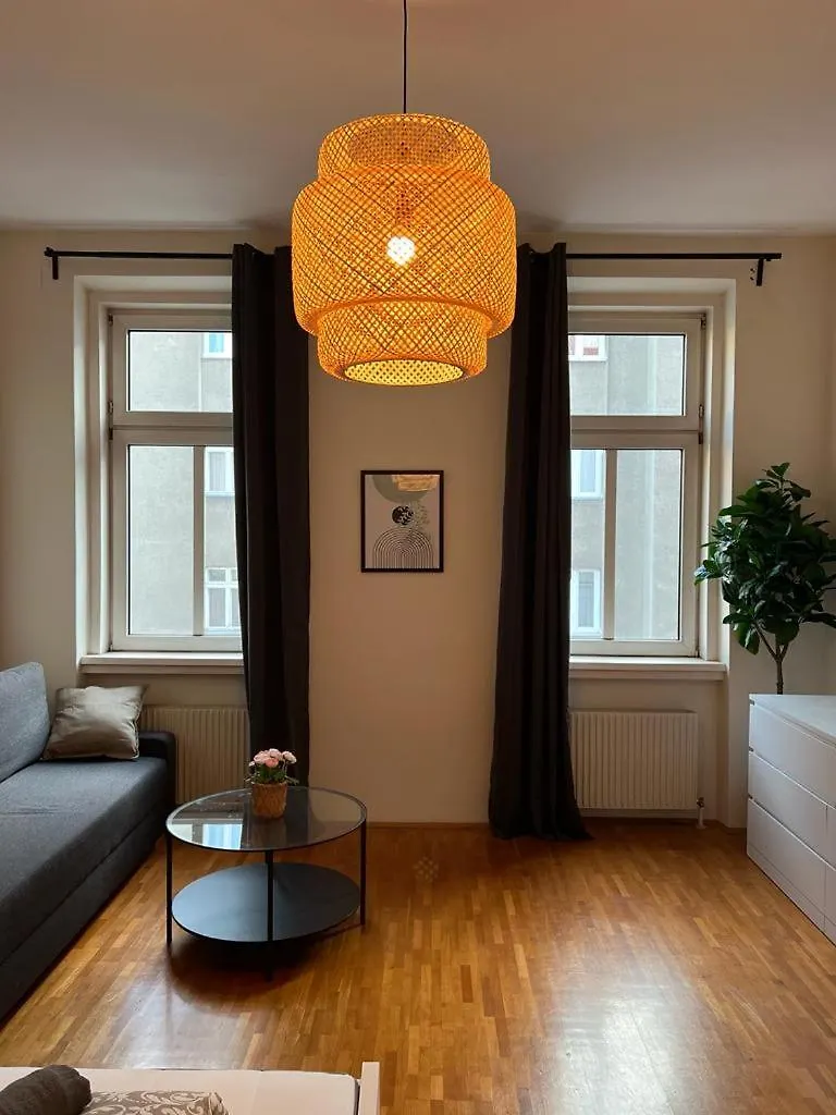 90 M2 Spacious Apartment With Free Parking Wiedeń